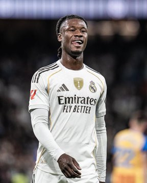 巴尔韦德和卡马文加现在将回到他们在中场的位置。皇马