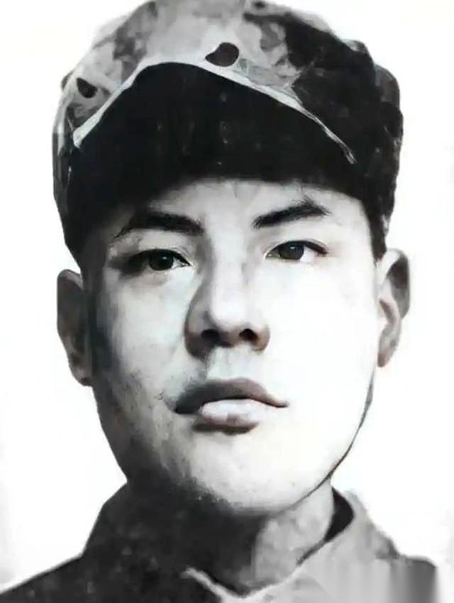 25岁的八路军科长,被抓了。酷刑没让他眨一下眼。结果日本人送来个姑娘,他就“