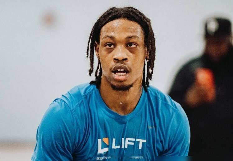 北京首钢在季后赛冲刺阶段突然做出外援调整，宣布裁掉近期表现不佳的贝利，转而签下前