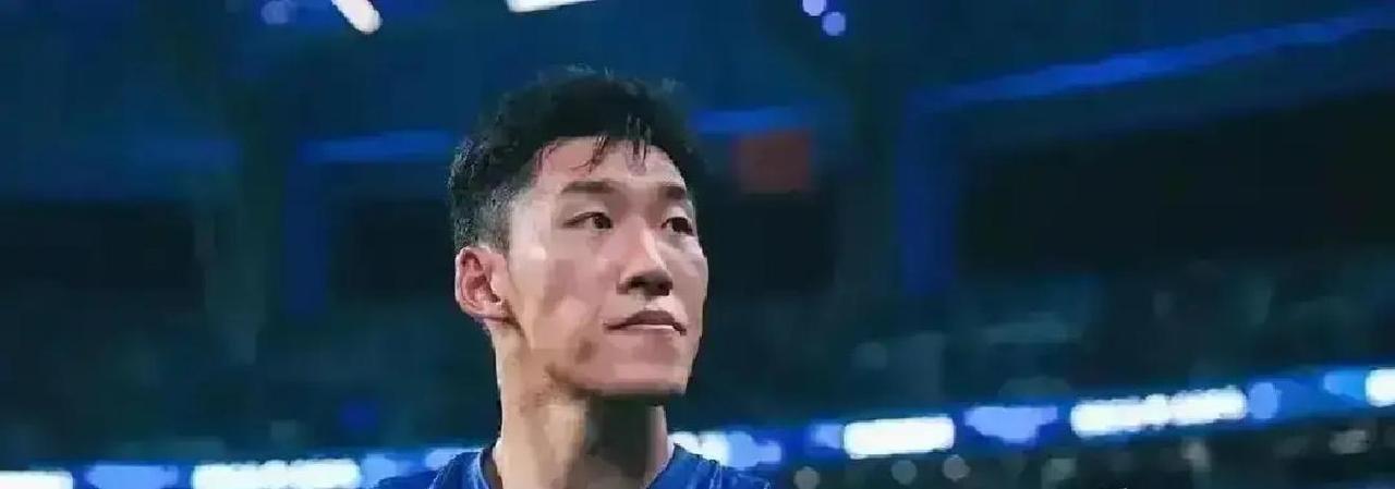 降薪70%逼退役？他反手拿120万李想32岁，俱乐部让他降薪七成或直接退役