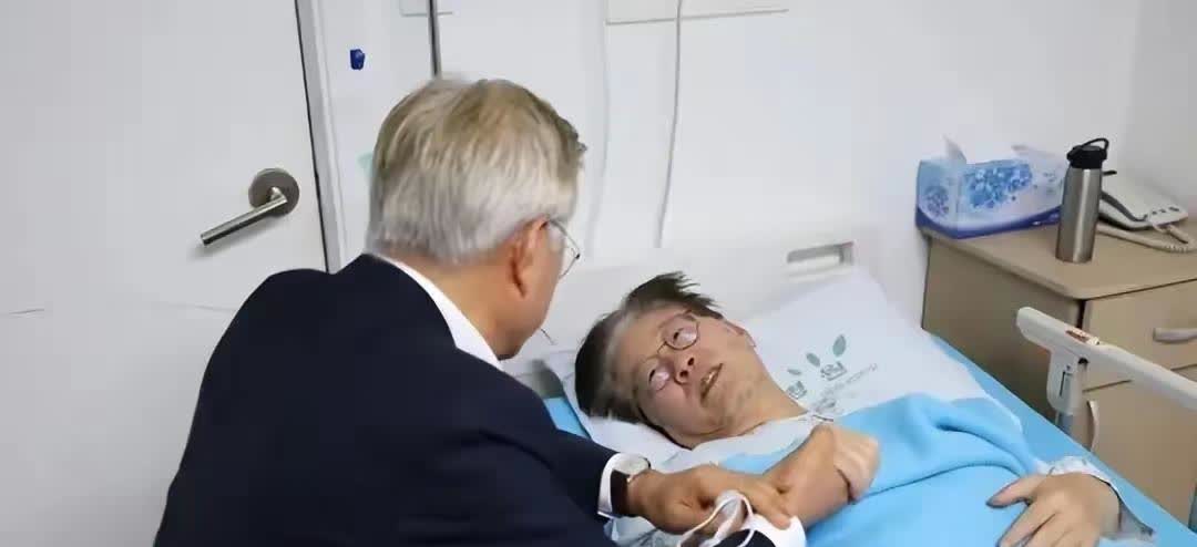 难道“绝食”是演戏？新官上任三把火，两把火灭了！李在明第一把火是拜日本，坏消息来