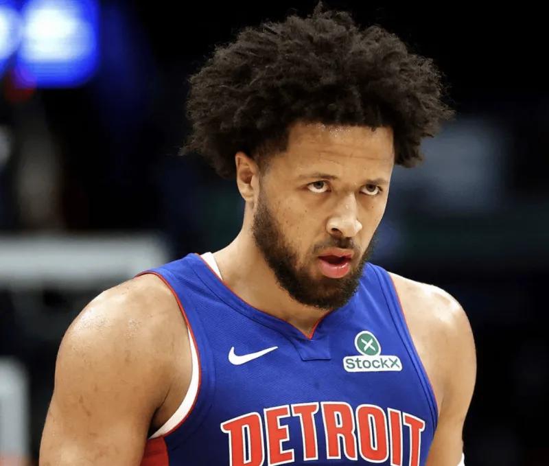 运动医学专家：气胸平均缺席约26天，约合10.8场比赛03月20日讯今日，体