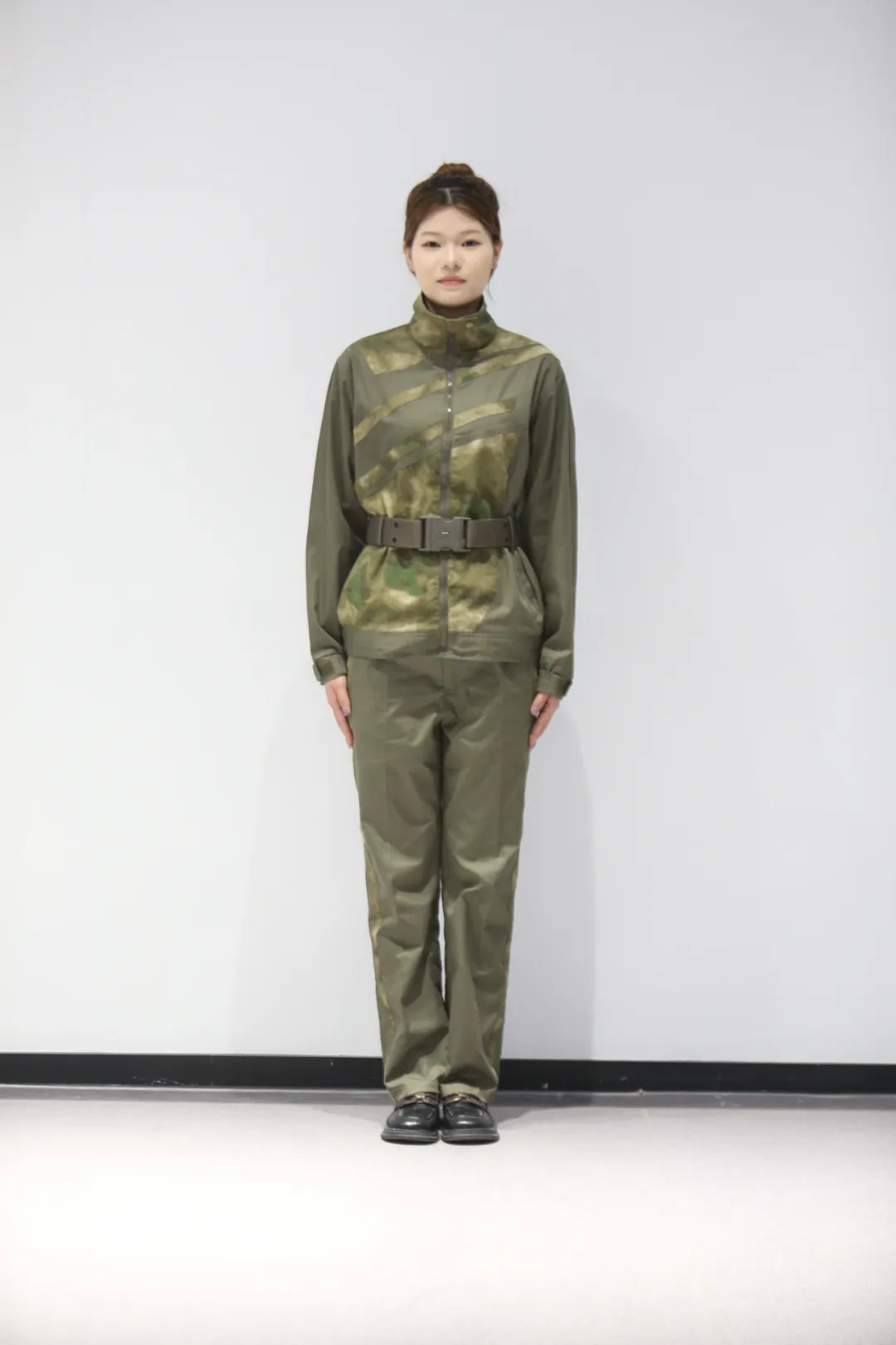 #被237万网友严选的新生军训服#【#高校军训服投票吸引270万网友参与#】近日