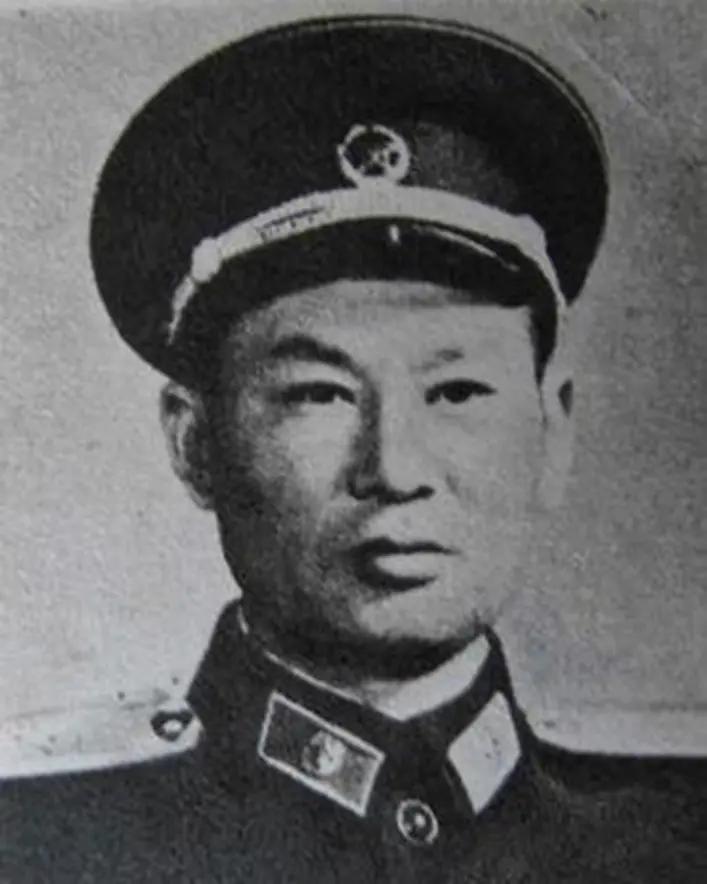 陈祥（1916年-1997年），安徽省金寨县人。1932年参加中国工农红军，19