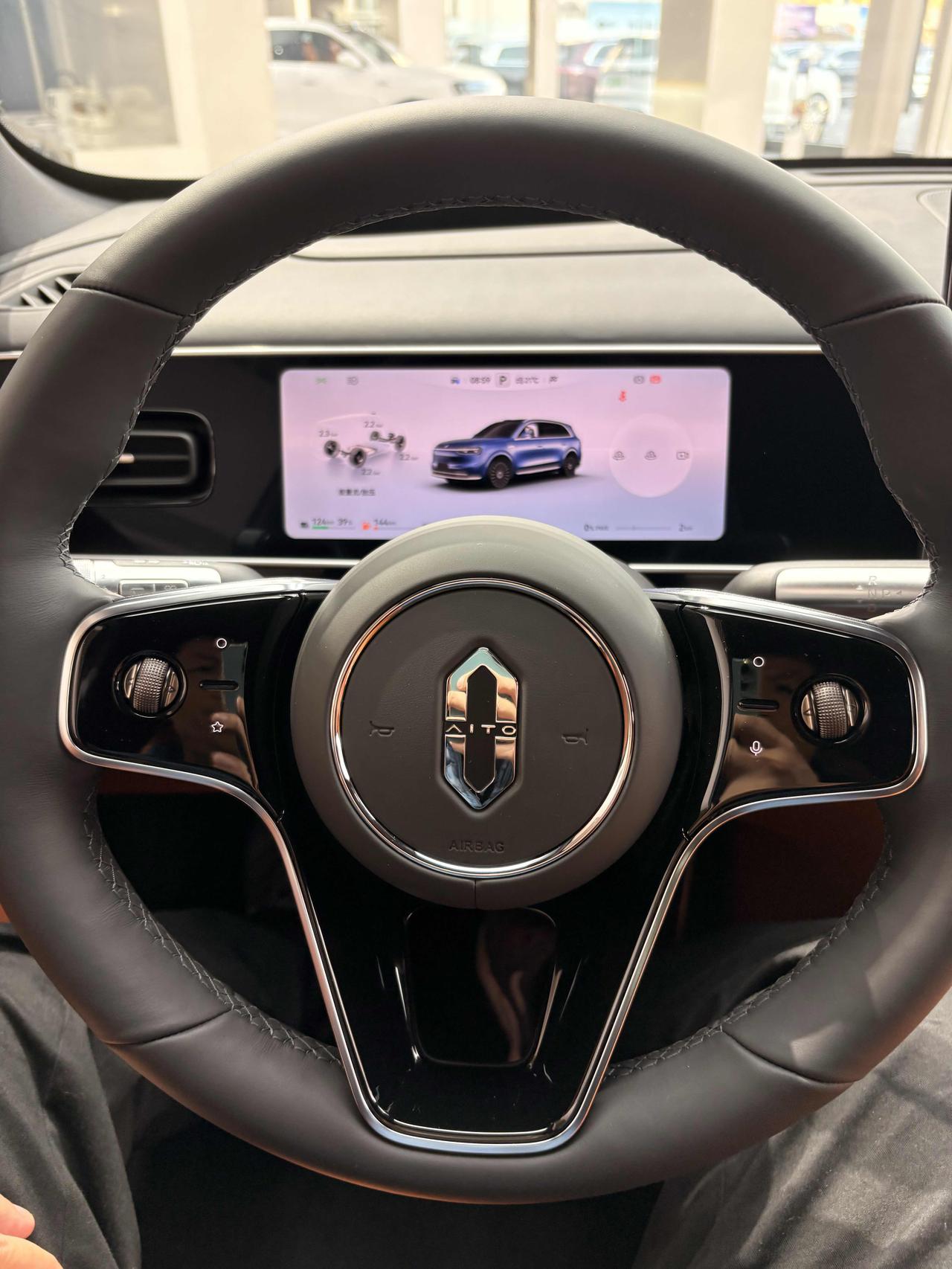 问界M7试驾有感昨天周末闲着无聊，去附近的4S店试驾了一下这台车，聊聊感受吧