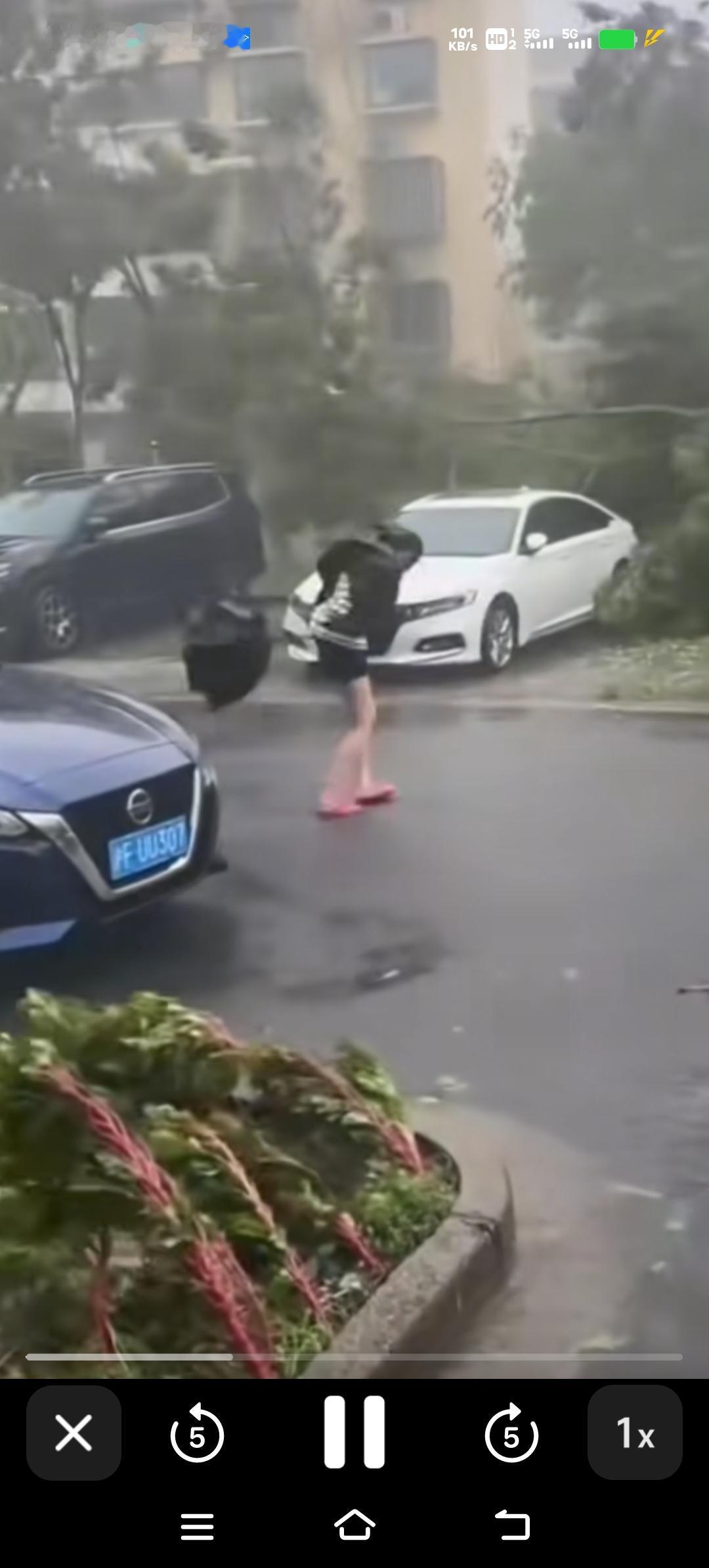 警报！台风‘风神’今晚入南海,强度或达12级,21日转向海南意外改道！第2