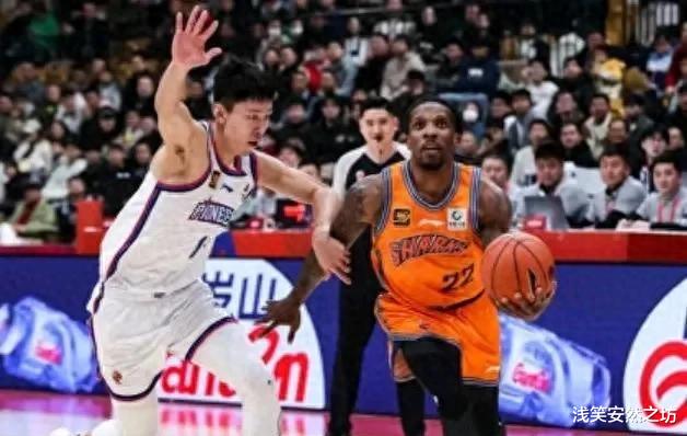 上海队强势晋级CBA俱乐部杯四强：新星偰李永炜闪耀赛场