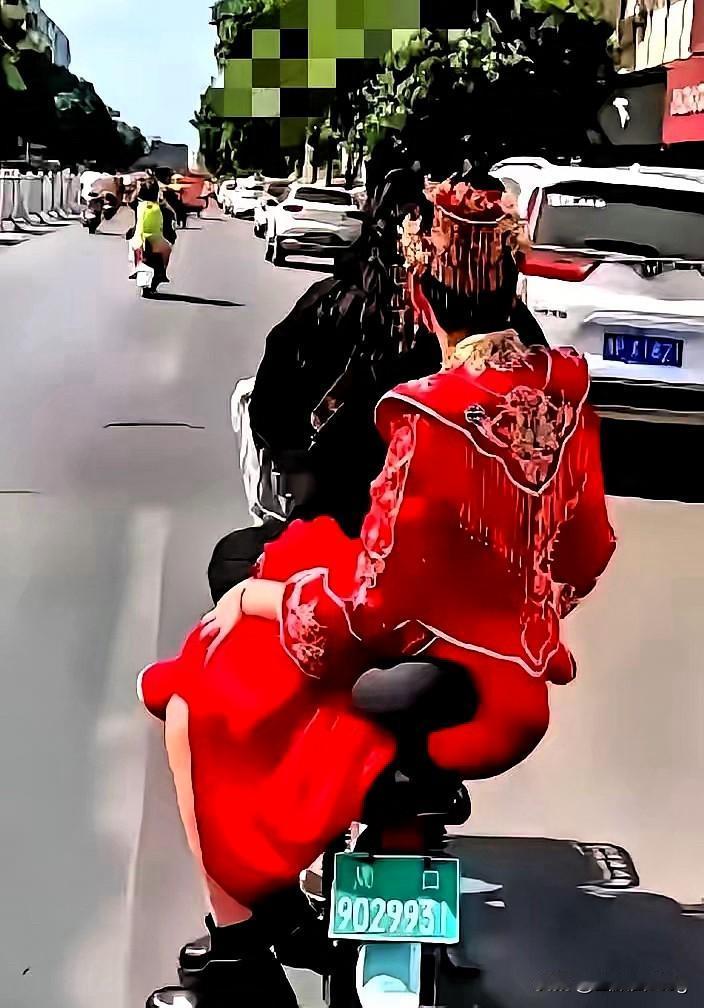 杭州这场婚礼翻车，新娘脱鞋骑电动车离场，才是最高级的清醒！准婆婆一句“农村姑