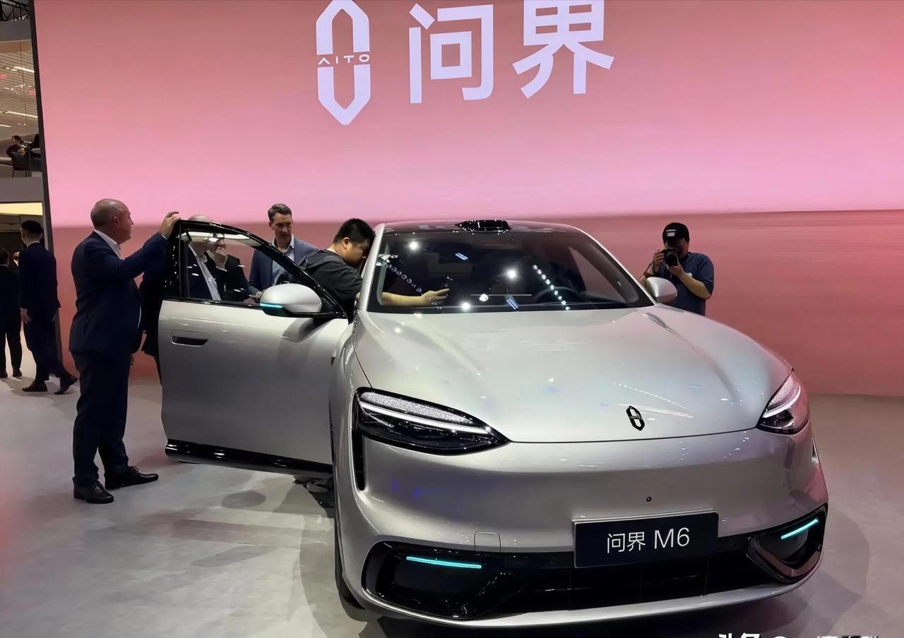 第一名：中国，宁德时代第二名：中国，比亚迪第三名：韩国，LG新能源第四名：