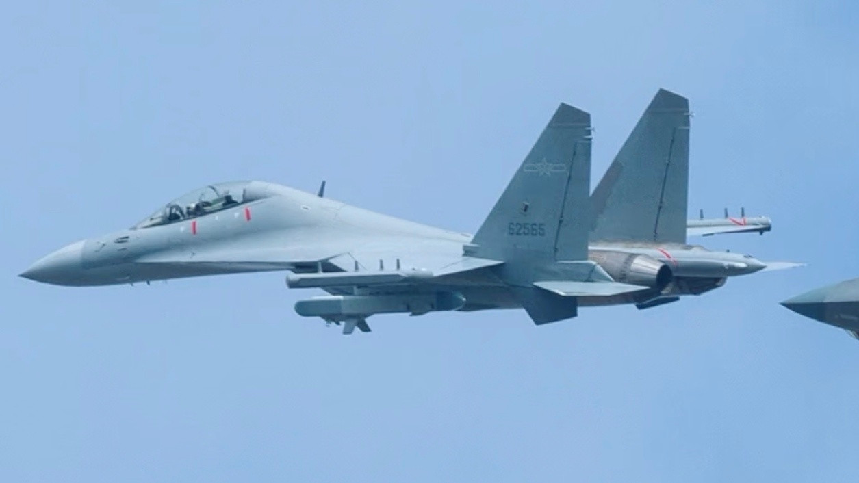 北空某部J-16D将大方展示。​​​