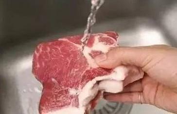 过年洗肉别用清水, 用它, 脏东西全洗掉! 厉害