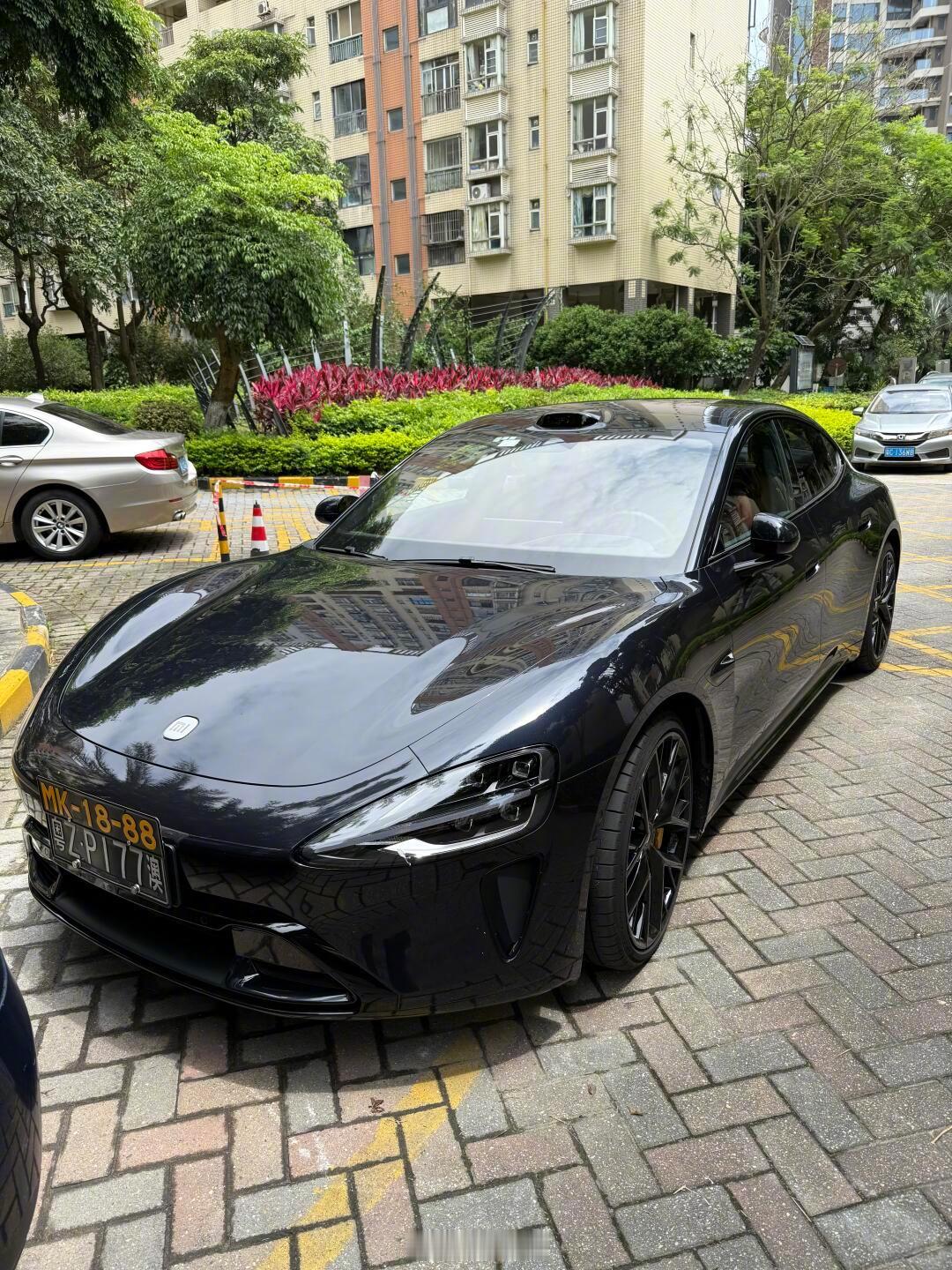 澳门牌SU7，有没有觉得帅很多？小米su7​​​