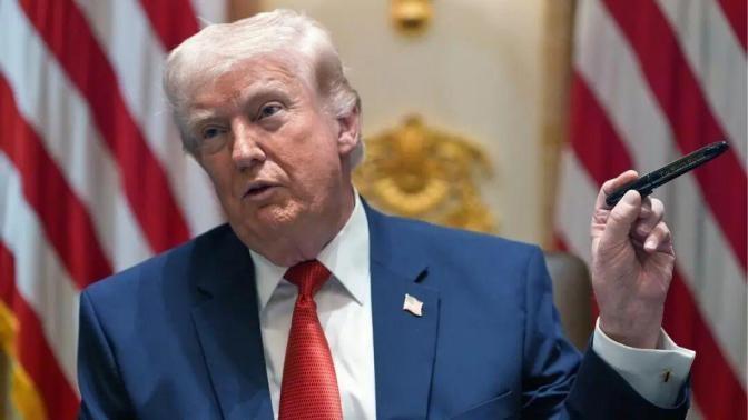 迟迟等不到伊朗投降，特朗普被彻底激怒，全球担忧的事或发生。特朗普怎么也没想到，现