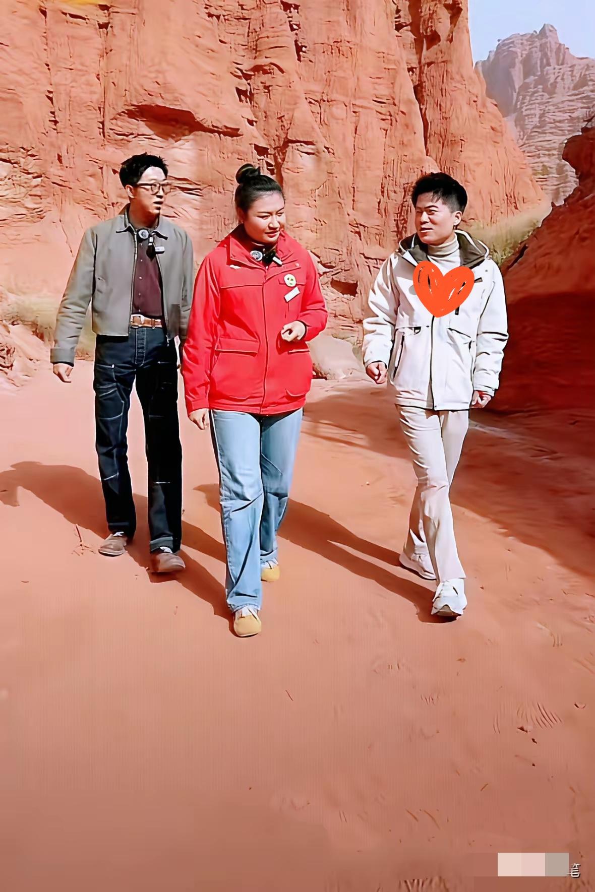董宇辉的一句玩笑话，道破了“阅山河”栏目的真正价值！面对“花钱不划算”的质疑，他