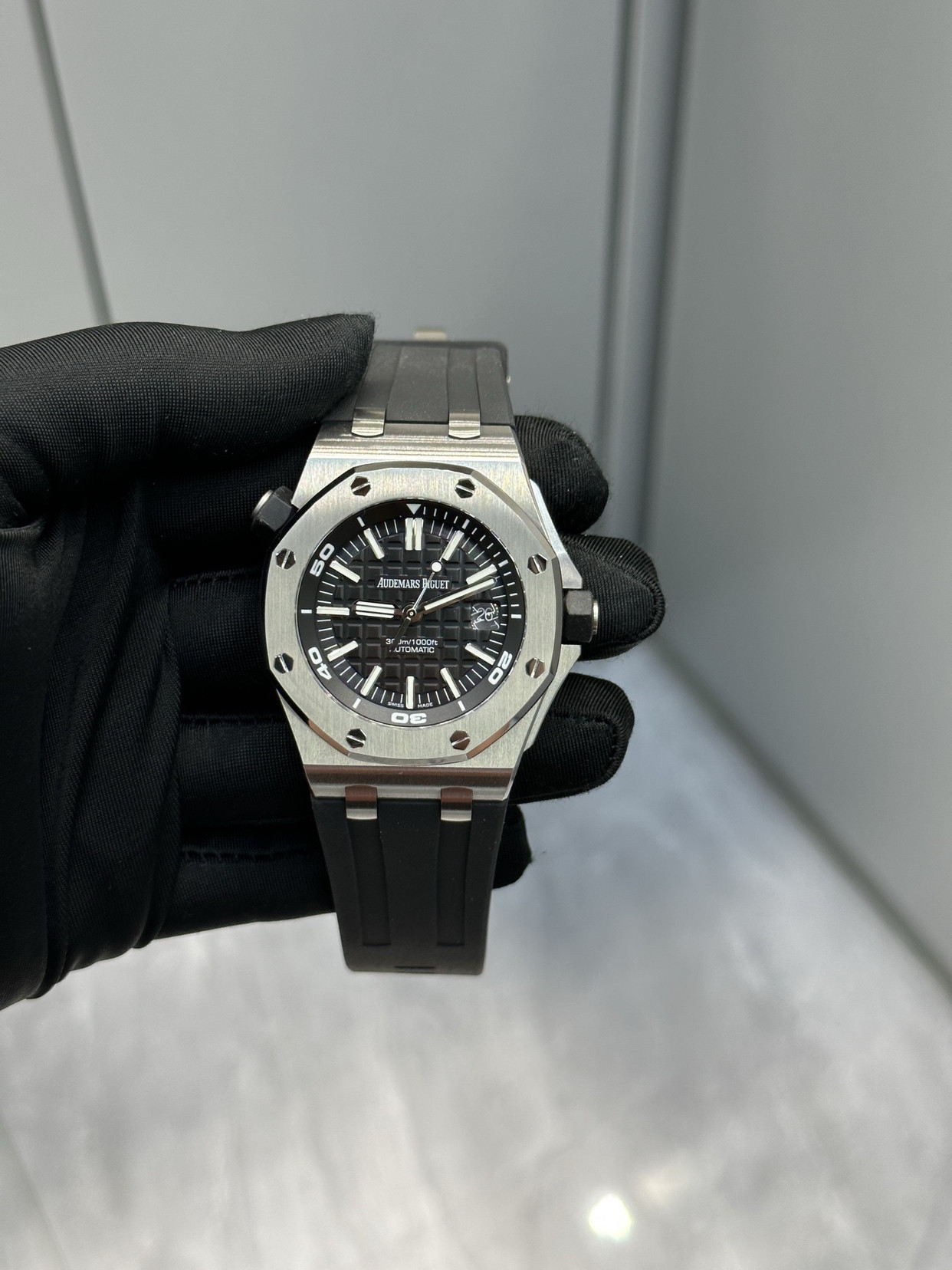 爱彼皇家橡树15710：经典运动腕表的魅力爱彼（AudemarsPiguet）皇家橡树系列一直是高级