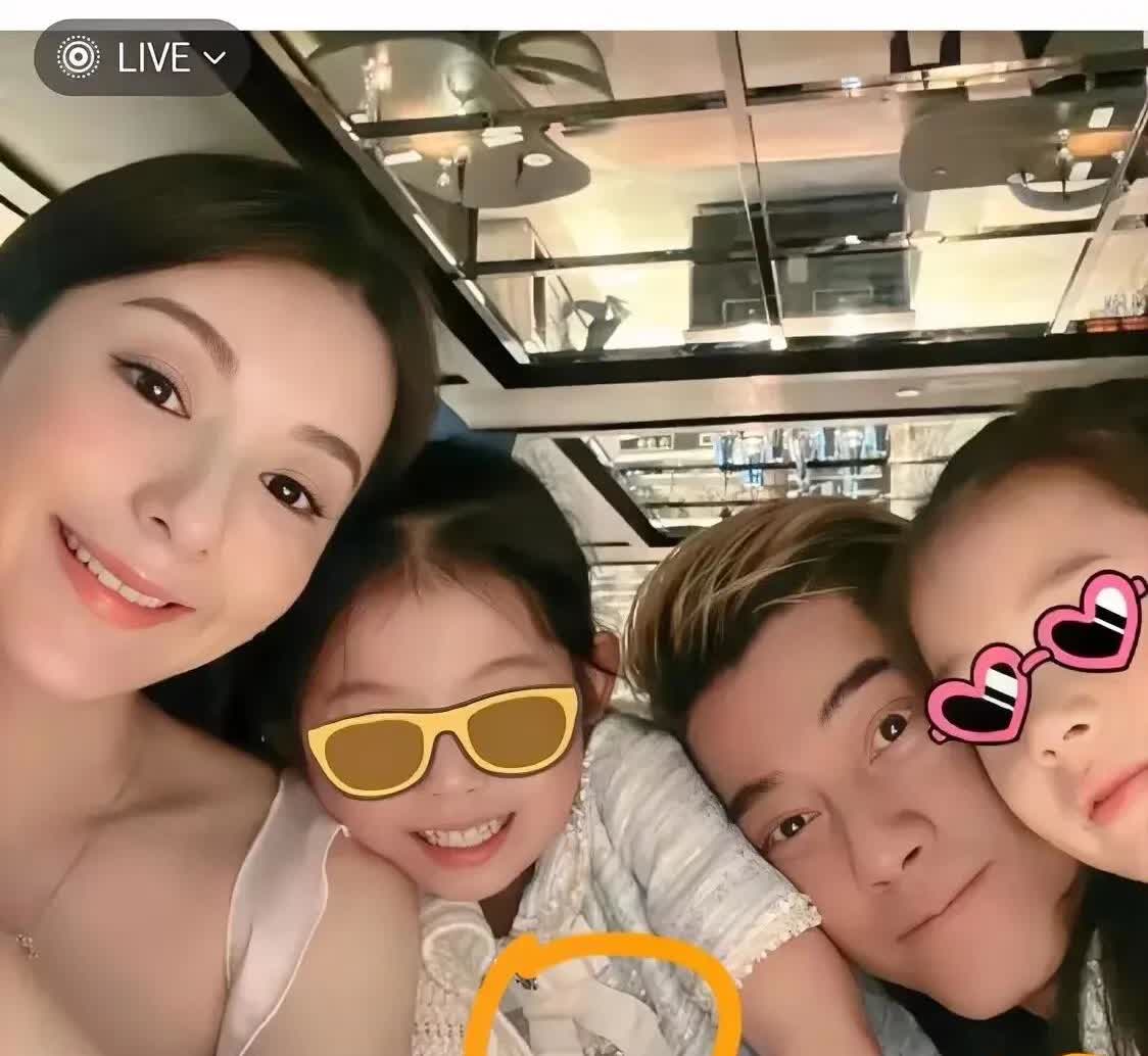 起初我琢磨，郭富城喜欢方媛，不就因为她年轻？后来又寻思，难道是看上她的贤惠？直到