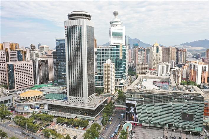 30年大变样！深圳从"追着跑"到反超香港，现在香港人天天来串门1990年那