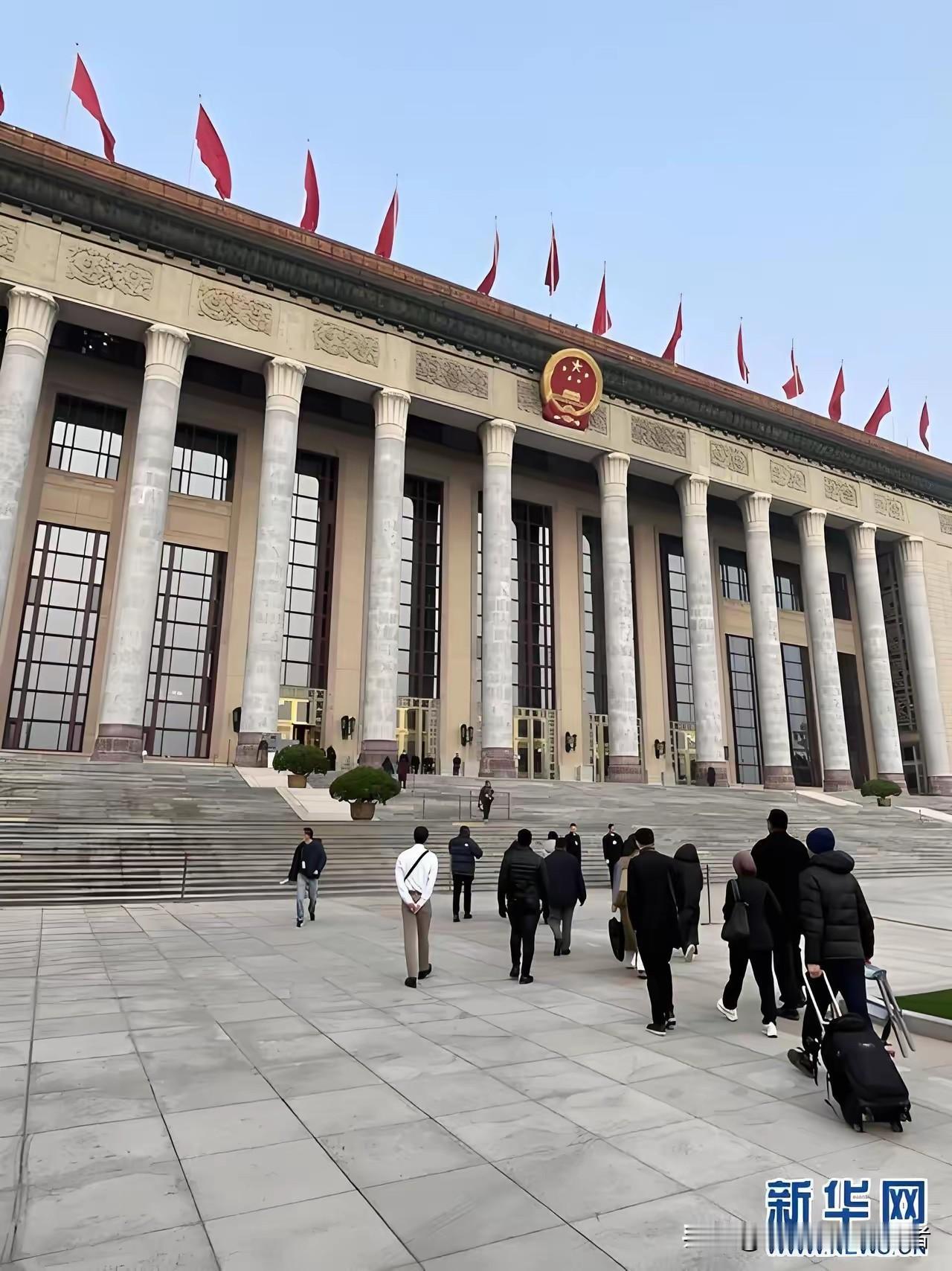 美媒：这次访华，才知道中国有多先进！这次访华代表团实地走访之后，很多美国媒体彻