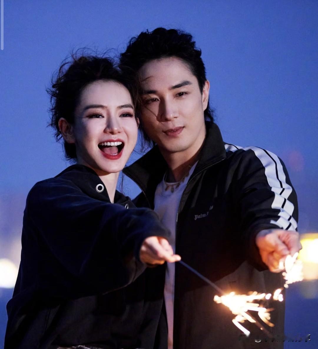 越来越不对劲了戚薇结婚十年，九年没进婆家门，但有一点，你不得不承认，戚薇和