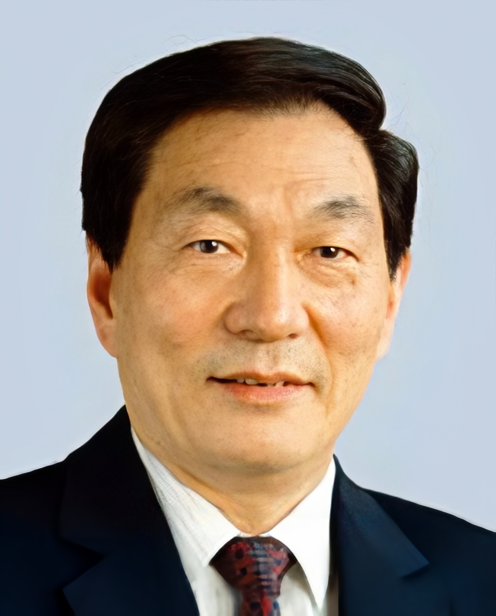 朱镕基是历任上海市委书记中，官阶最低的。为什么呢？其他人担任上海市委书记的时候，