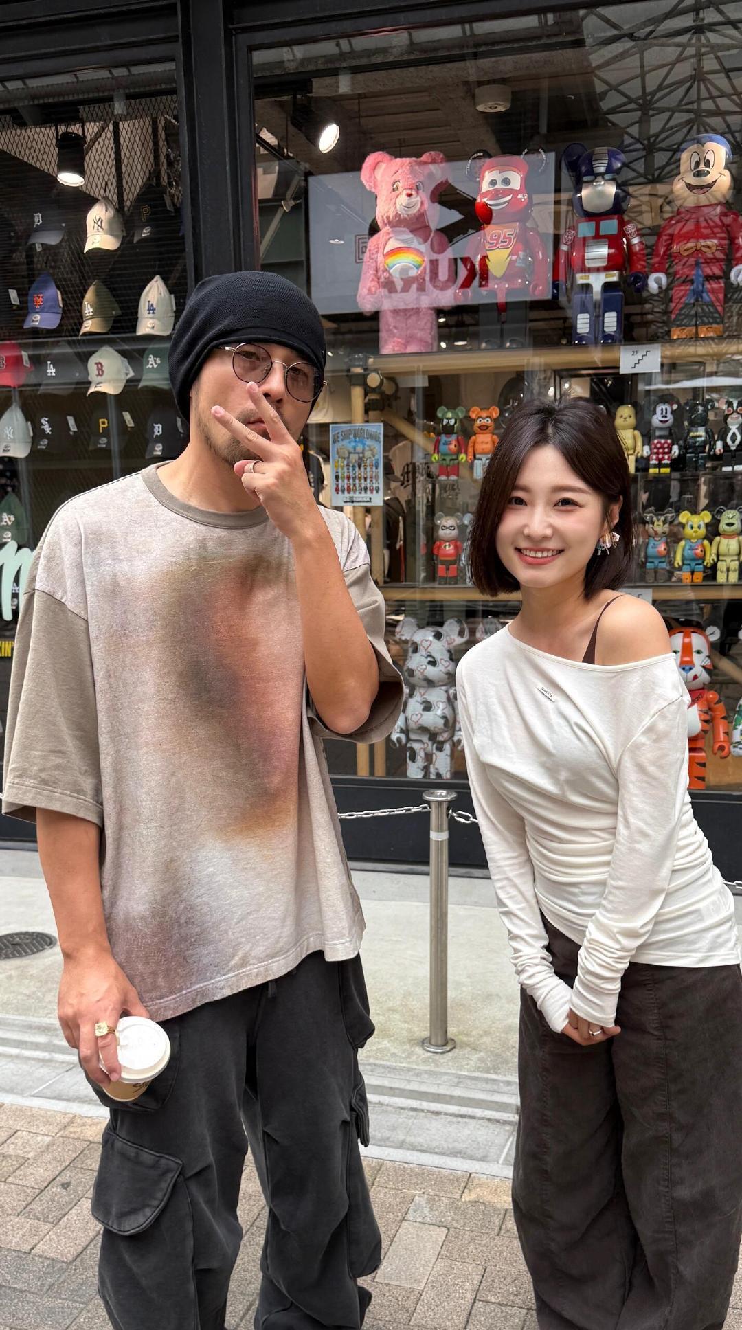 网友们偶遇的周杰伦[比心]​​​