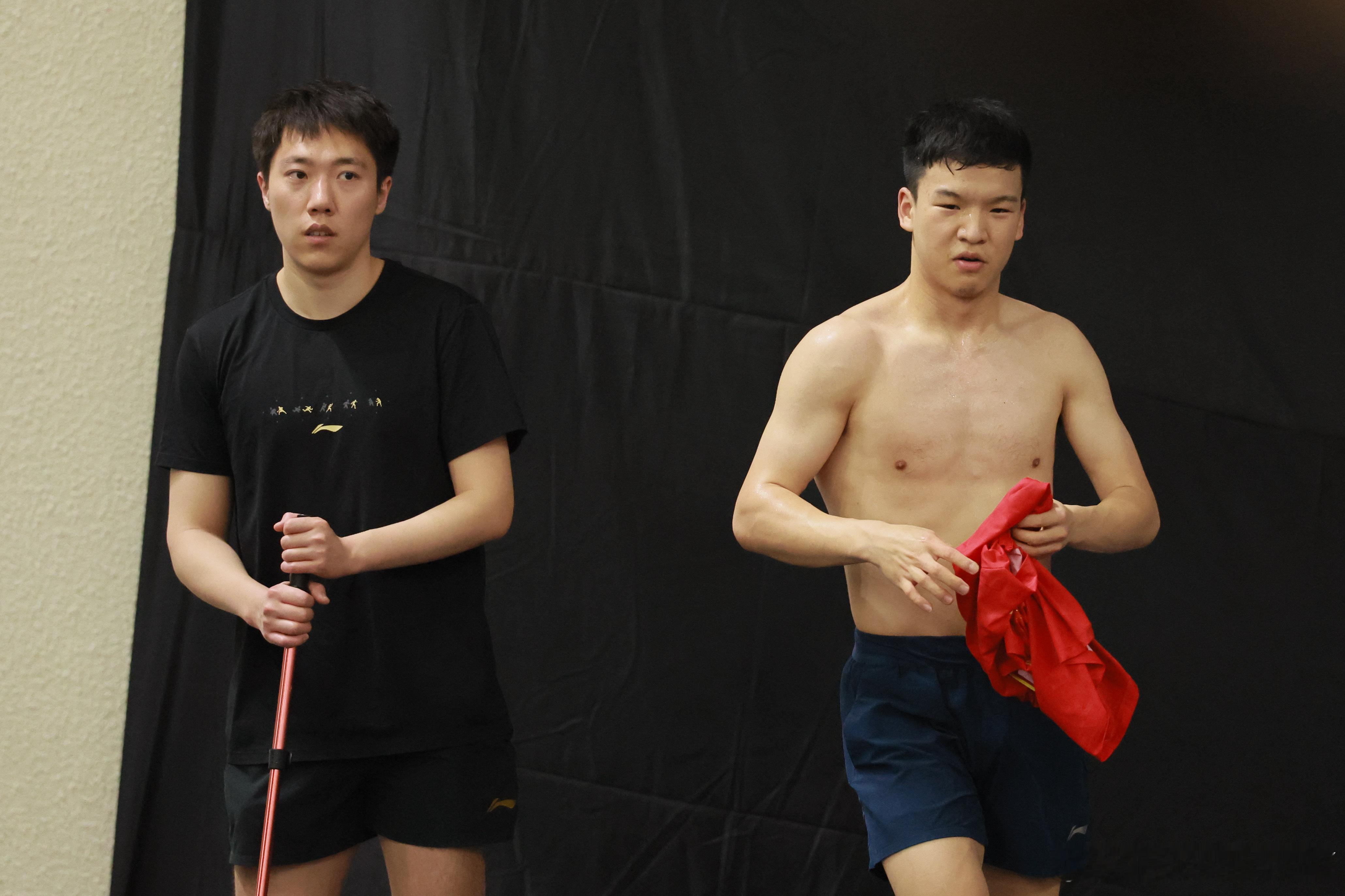 丈母娘会喜欢左边的还是右边的的​​​