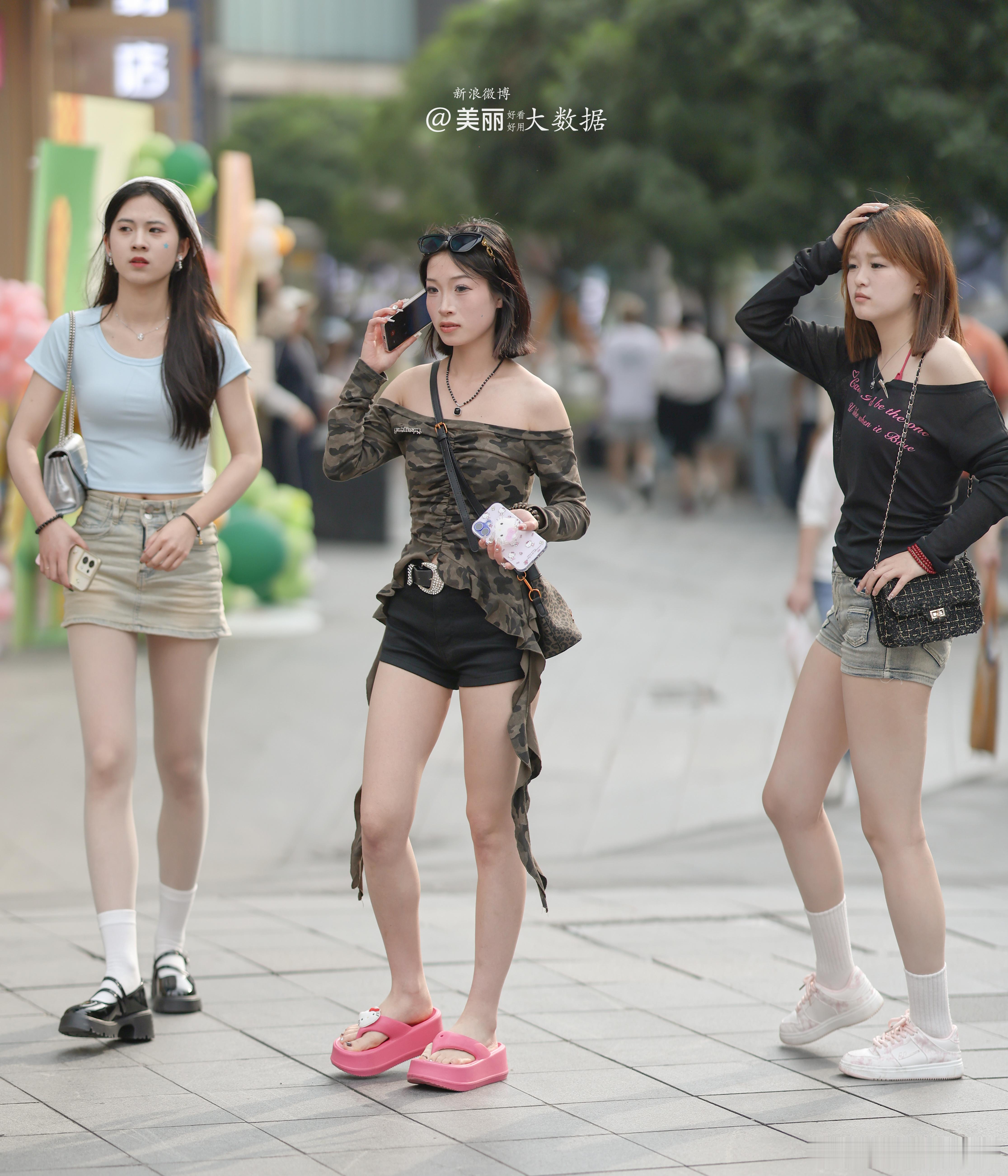 好有趣的画面？是迷路啦？​​​