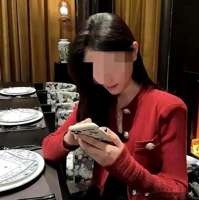 脸都不要了！35岁男子和28岁女子相亲刚一落座，女子连问都没问男方一句，直接拿