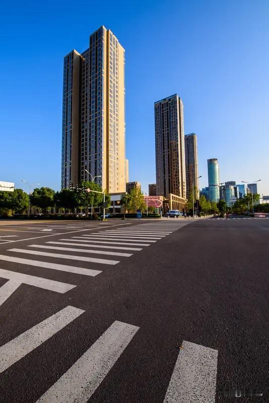 宁波楼市：宁波楼市7月的数据，新房、二手房表现出现明显好转。新房房价环比上涨
