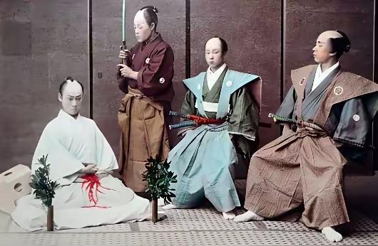 日本人就是一群不要命的赌徒，甲午战争期间，日本首相为了打赢这一仗，一天只吃一个米