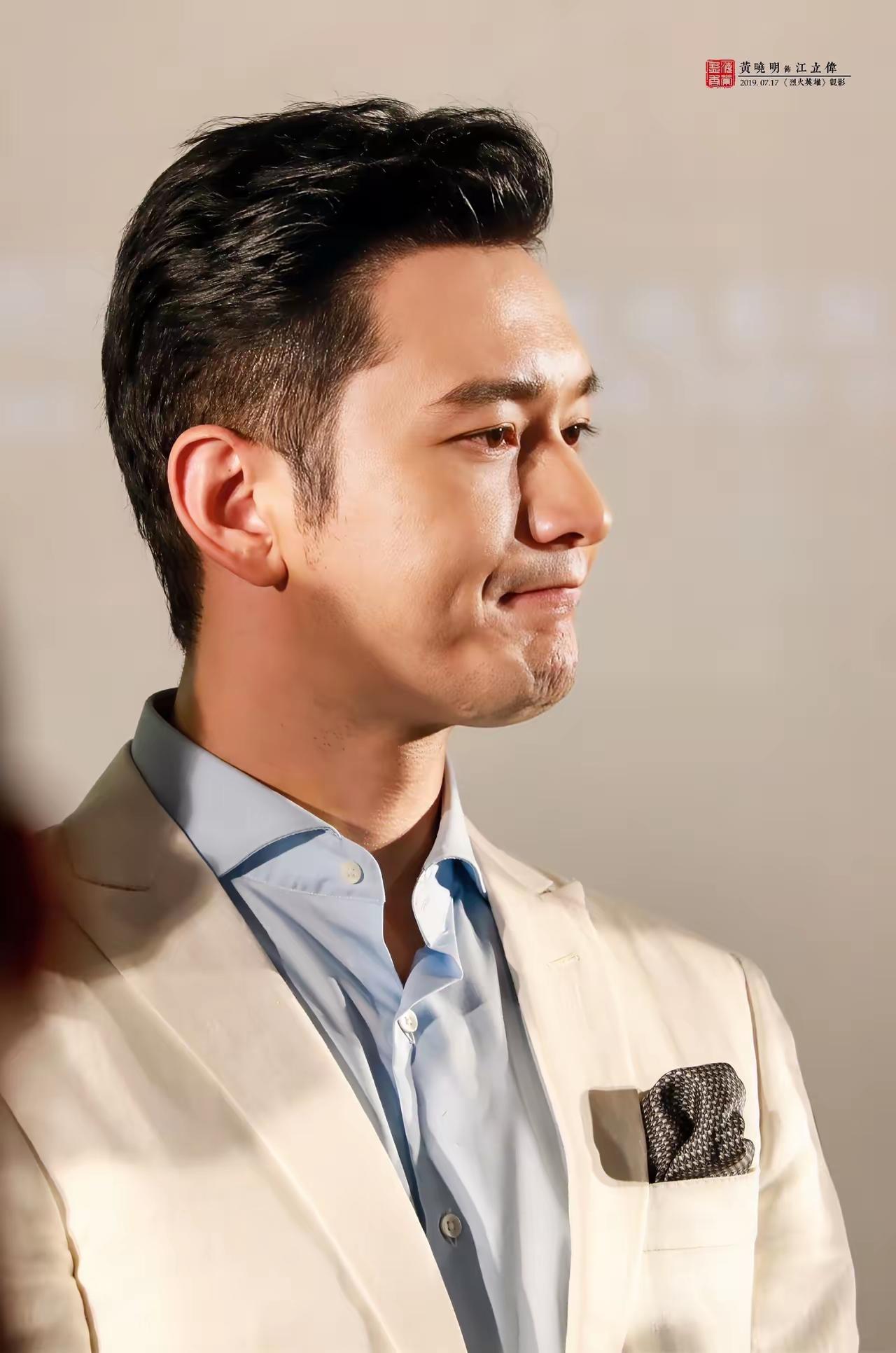 黄晓明粉丝这回是真急得直跺脚——刚捧回金爵奖影帝，转头新片就凉得透透的，连自家粉