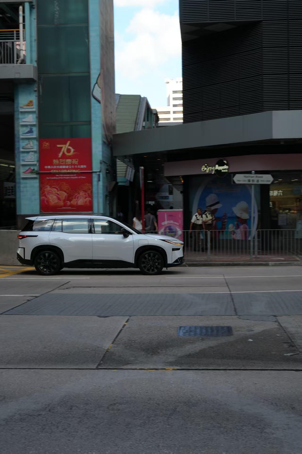 右舵铂智3x首次曝光广汽丰田铂智3X的销量，已经证明了现地开发战略的正确性现在