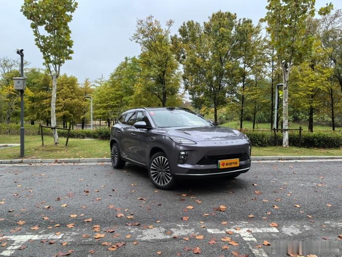 在本届上，星途全新中型SUV——星途ET5将亮相，新车是全球首款搭载地平线HSD