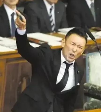 山本太郎直言，跟中国的冲突并非没有可能，而且中日一旦开战，甚至都不用短兵相接，因