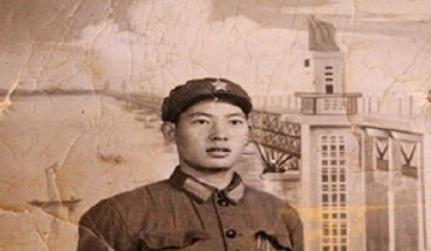 1979年对越自卫反击战爆发，无数青年奔赴前线。在这场战争中，一位普通连长的