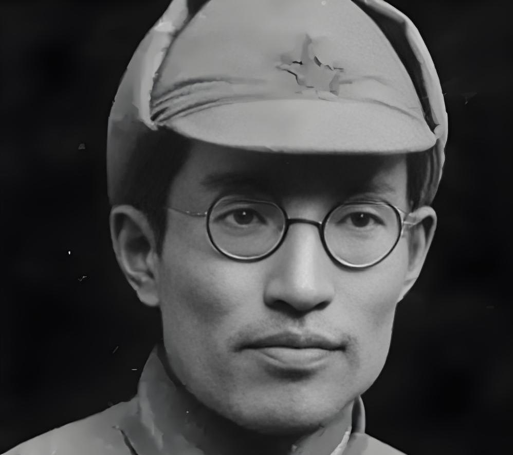 1939年，八路军炮兵团长左叶盛怒之下，突然对着特派员开枪，事后被押到延安受审，