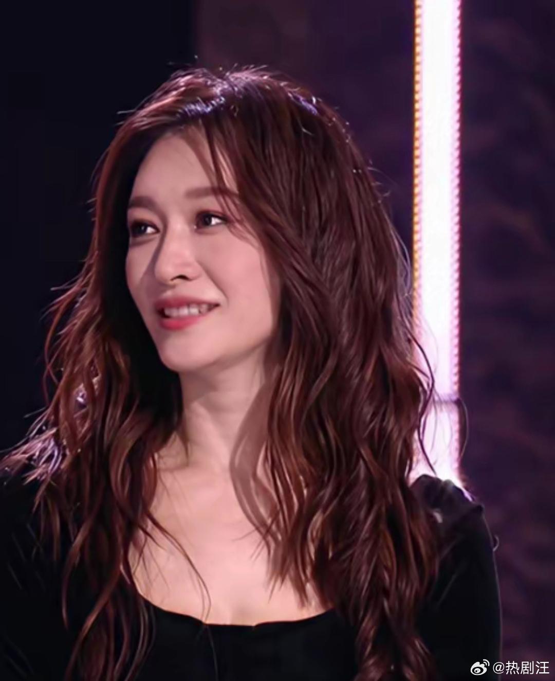 李小冉这是50岁的女人？