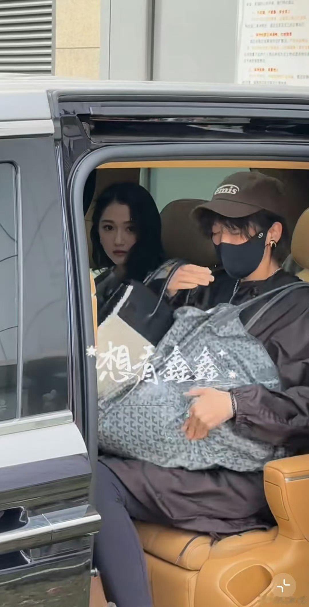 关晓彤李昀锐hi6外拍路透我滴妈被关晓彤美的不行了期待耀眼期待晴也期待关晓彤
