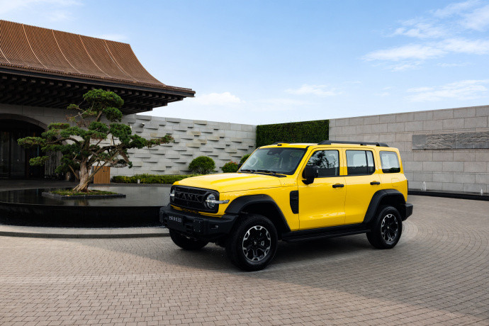 【全新坦克300开启预售，25.98~26.98万，贵吗？】现在开放预售的2款车
