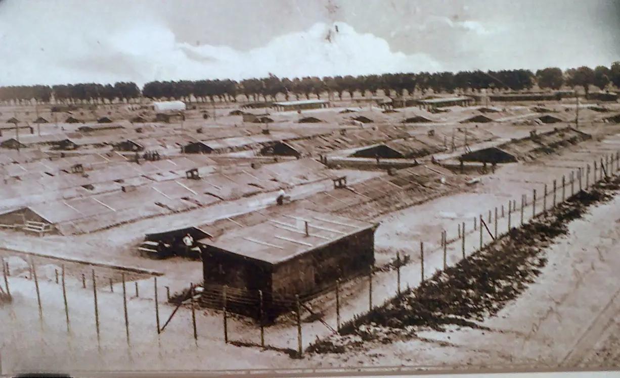 波兰Strzalkowo（1914-1924）村附近的集中营。1915年至