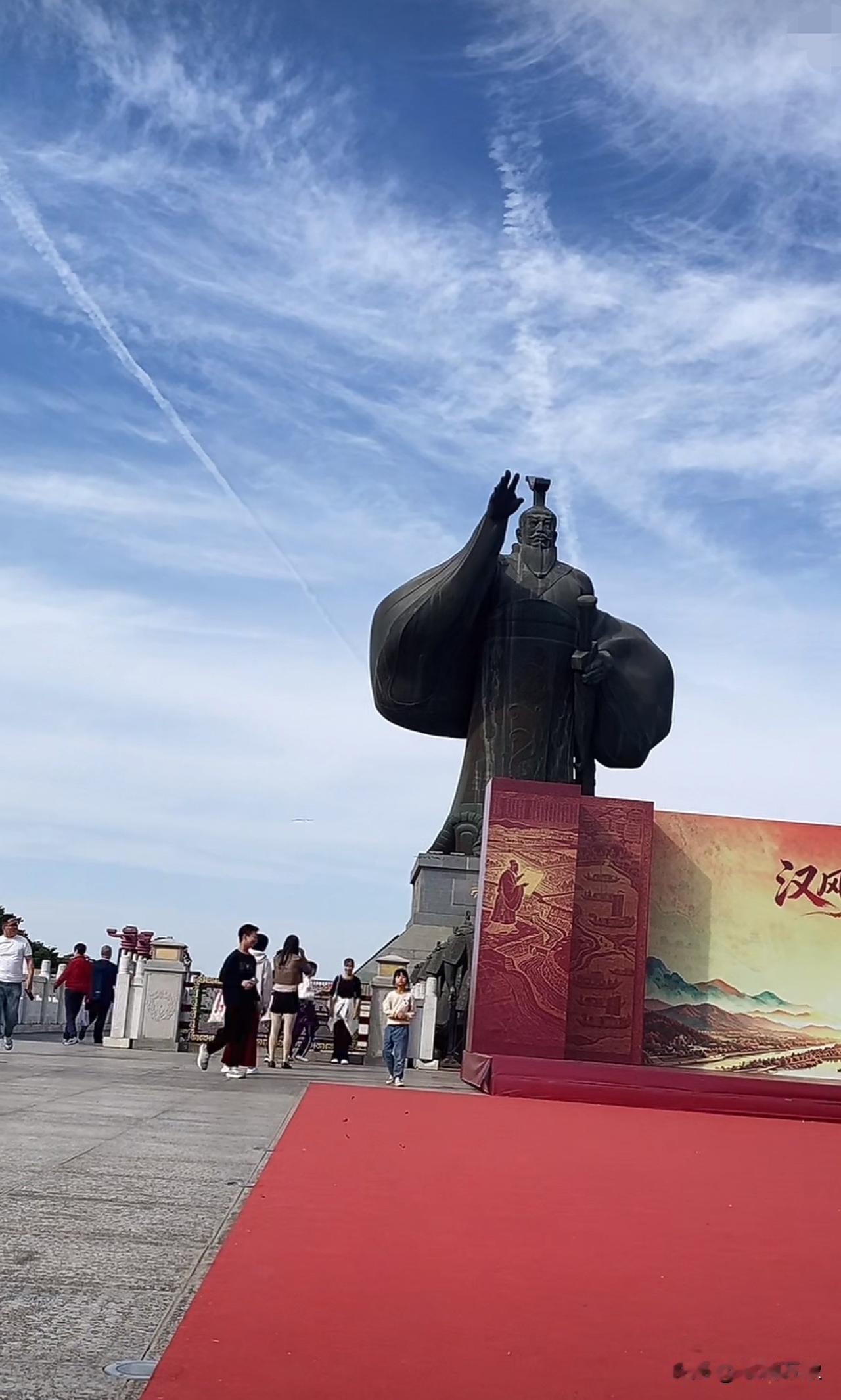 西安的朋友请问这座雕塑在哪？想去看看…看着很高大，很霸气！