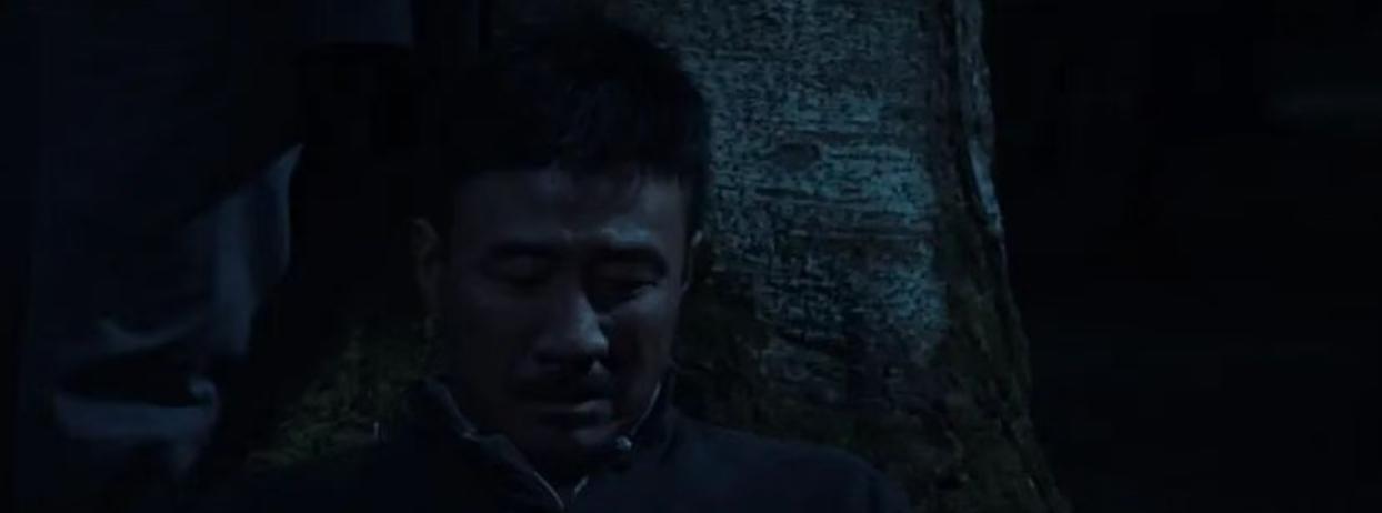 《归队》看到排长用自己的身体为老汤挡了一下，排长用自己的性命换回了老汤归队，小贵