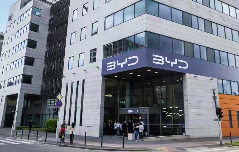 输不起！欧盟高官要保护欧洲车企，“暗示将对中国在欧车厂下手”。原来的世界汽车