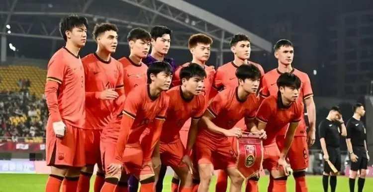 19点35！中国男足（u22）大战韩国。虽说是u22，但估计也是跟国足一样，只