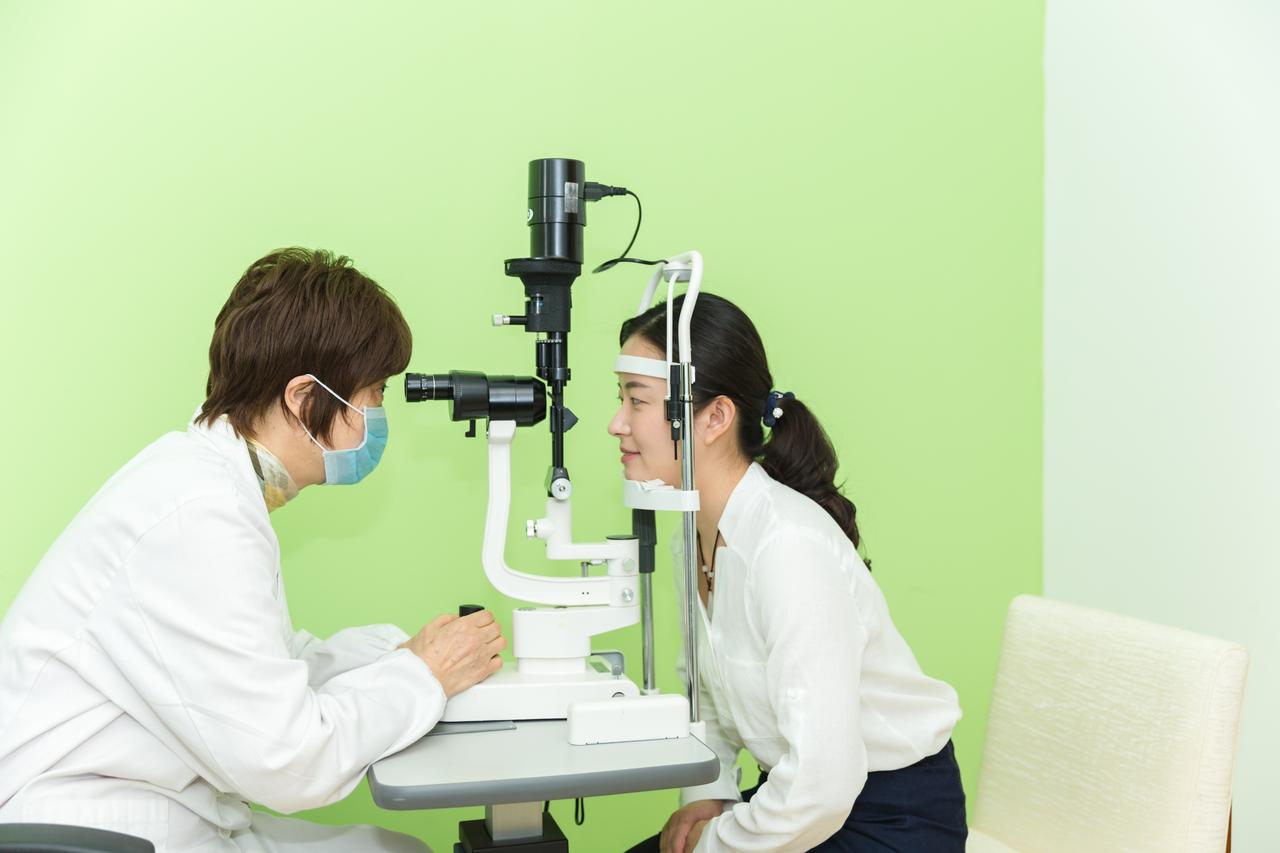 【视力变差？不一定是累的，可能是……】动手一揉不如顺手一滴亮眼行动守护eye