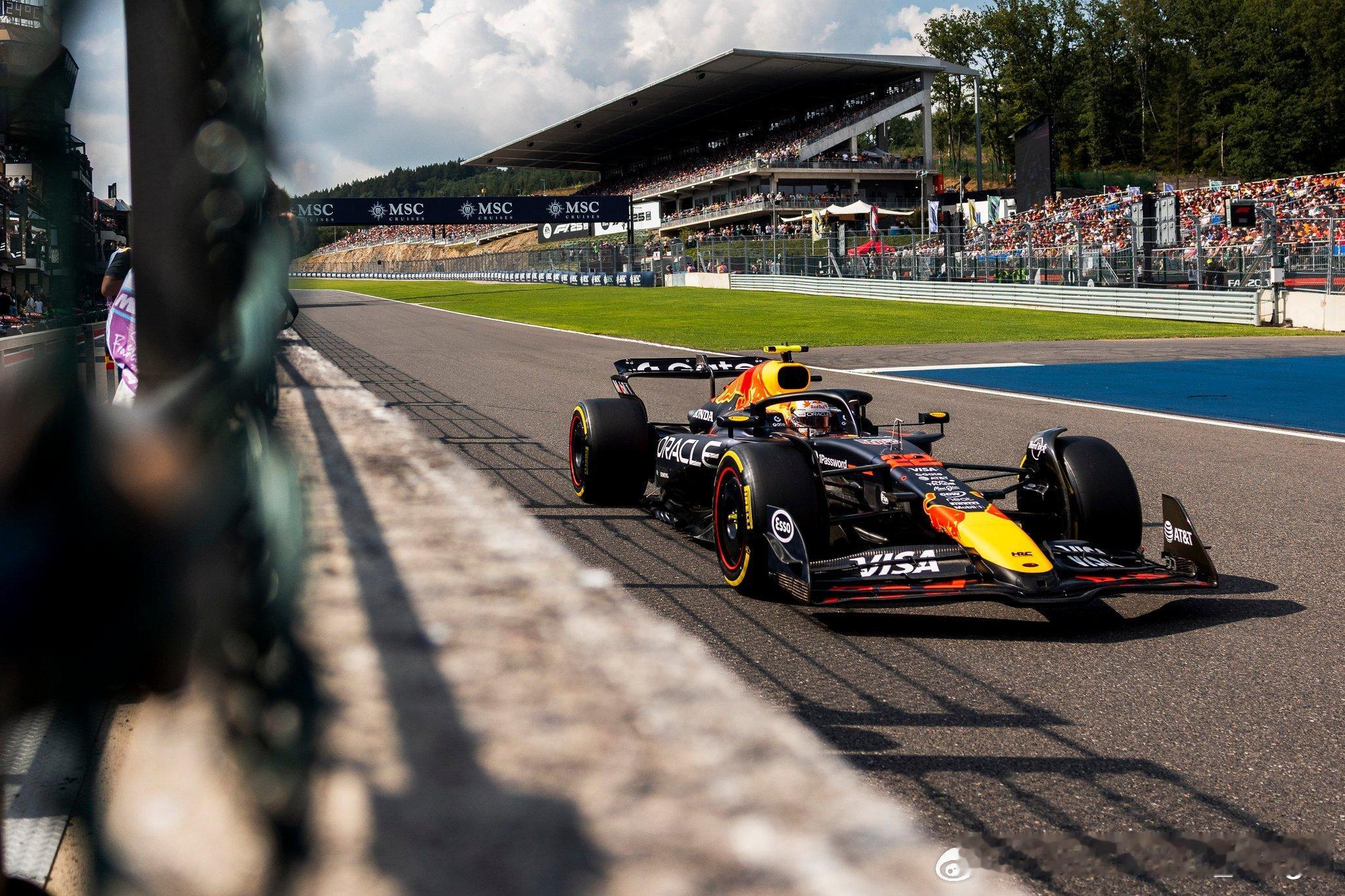 2025F1比利时大奖赛排位赛两台红牛赛车都进入了Q3。在霍纳离开之后，角田曾