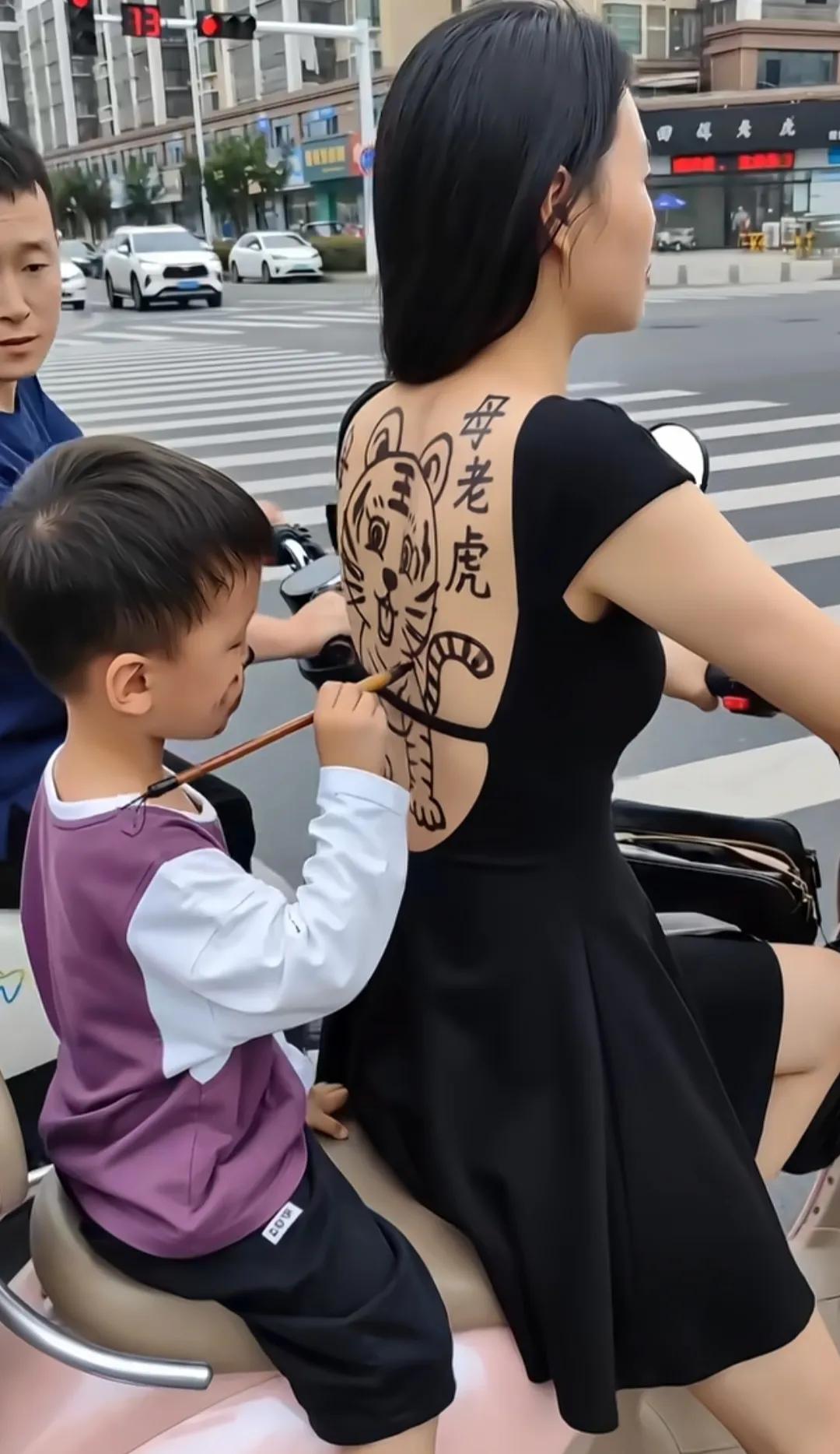 熊孩子的快乐……你妈妈几天没有打你了？