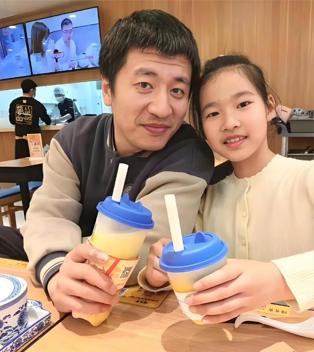 张雪峰去世后，全网最关注的遗产问题，如今知情人爆料信息，让人放心了。张雪峰41