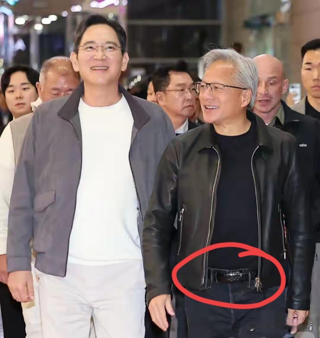 这些可以影响世界的科技大佬儿们,生意上是针锋相对的竞争对手,生意场下可以是谈笑风