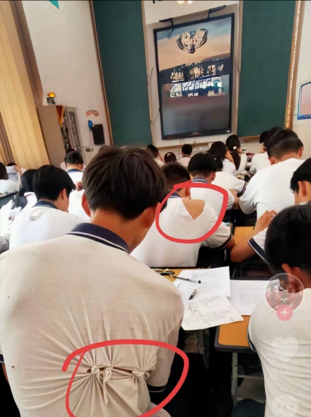 校服马上要下岗了忍忍吧，这几天